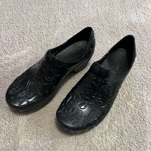 Women’s Dansko black floral slip on nursing clogs size 40